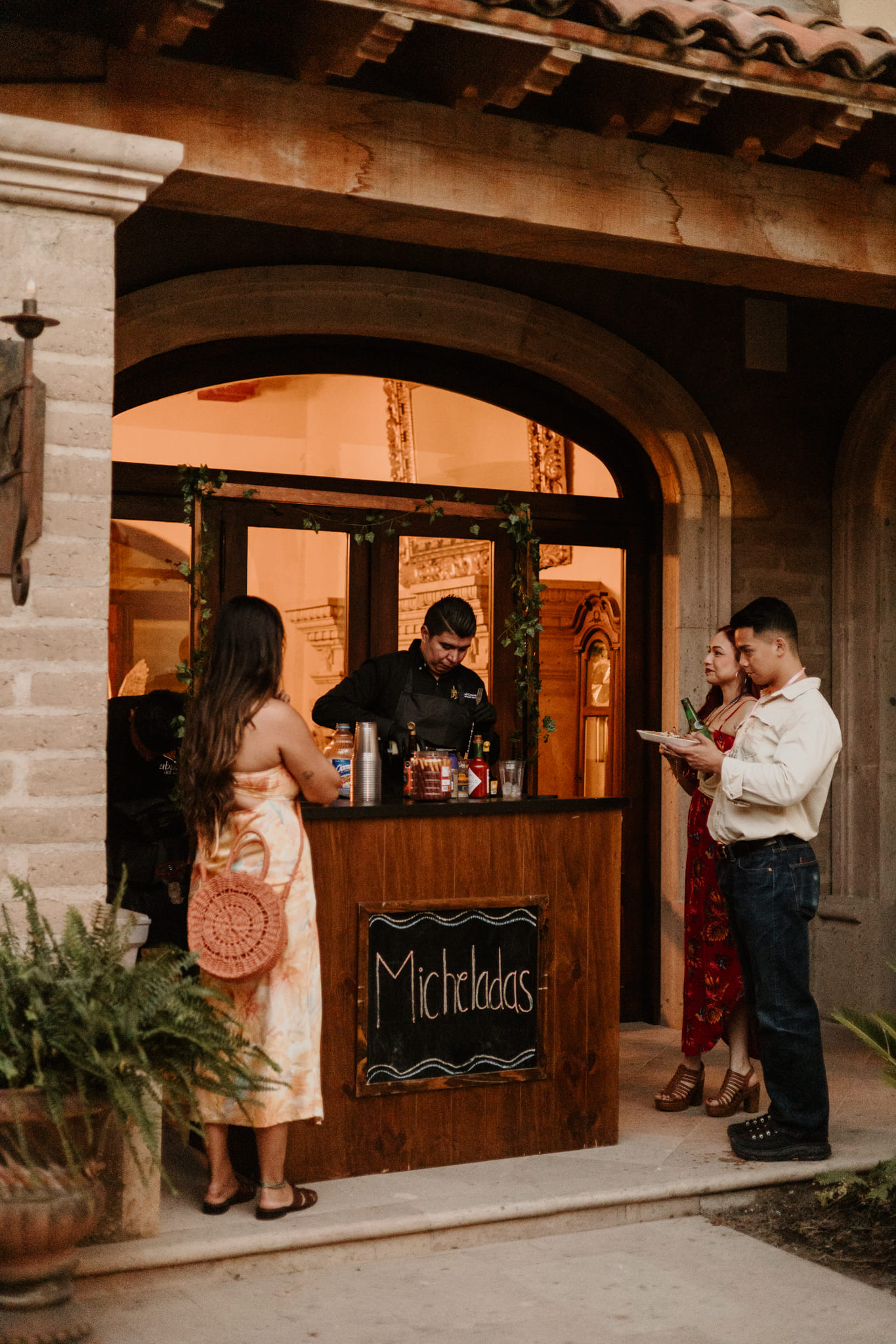 Taquizas, barras de micheladas, esquites y catering para bodas y eventos en San Miguel de Allende.