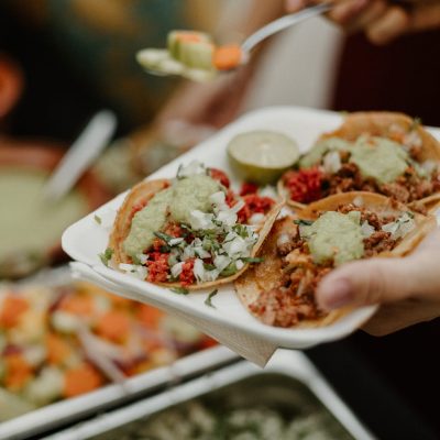 Taquizas, barras de micheladas, esquites y catering para bodas y eventos en San Miguel de Allende.